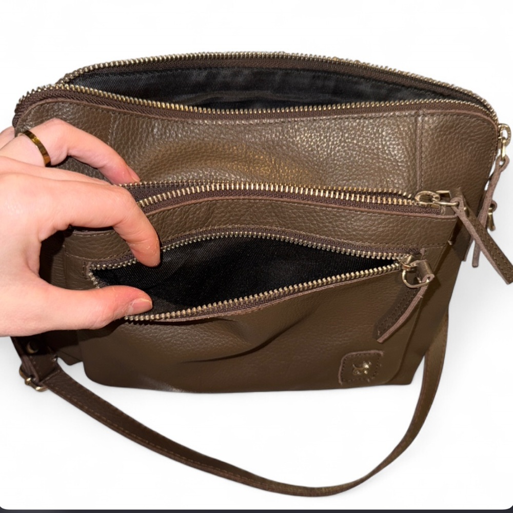 Wise Owl Leather Cross Body Purse - Picture 5 of 6